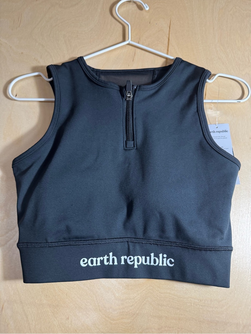 Earth Republic Black Zip-Front Crop Tank Top Sports Bra Size Small